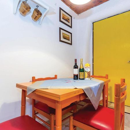 Amazing Apartment In Novi Vinodolski With Wifi 外观 照片