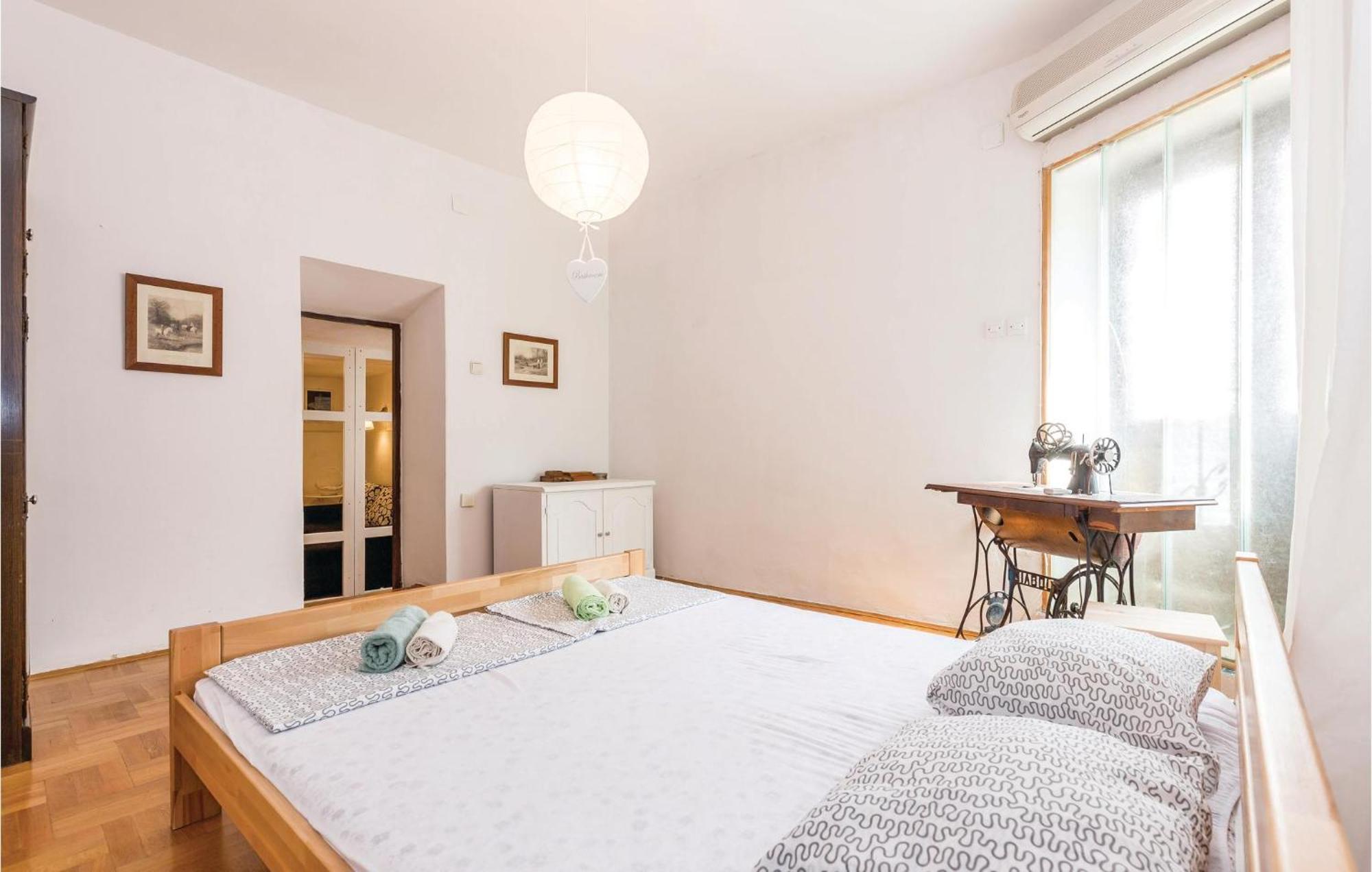 Amazing Apartment In Novi Vinodolski With Wifi 外观 照片