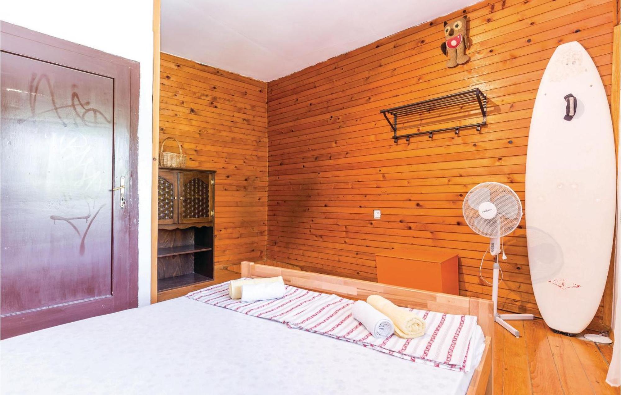 Amazing Apartment In Novi Vinodolski With Wifi 外观 照片